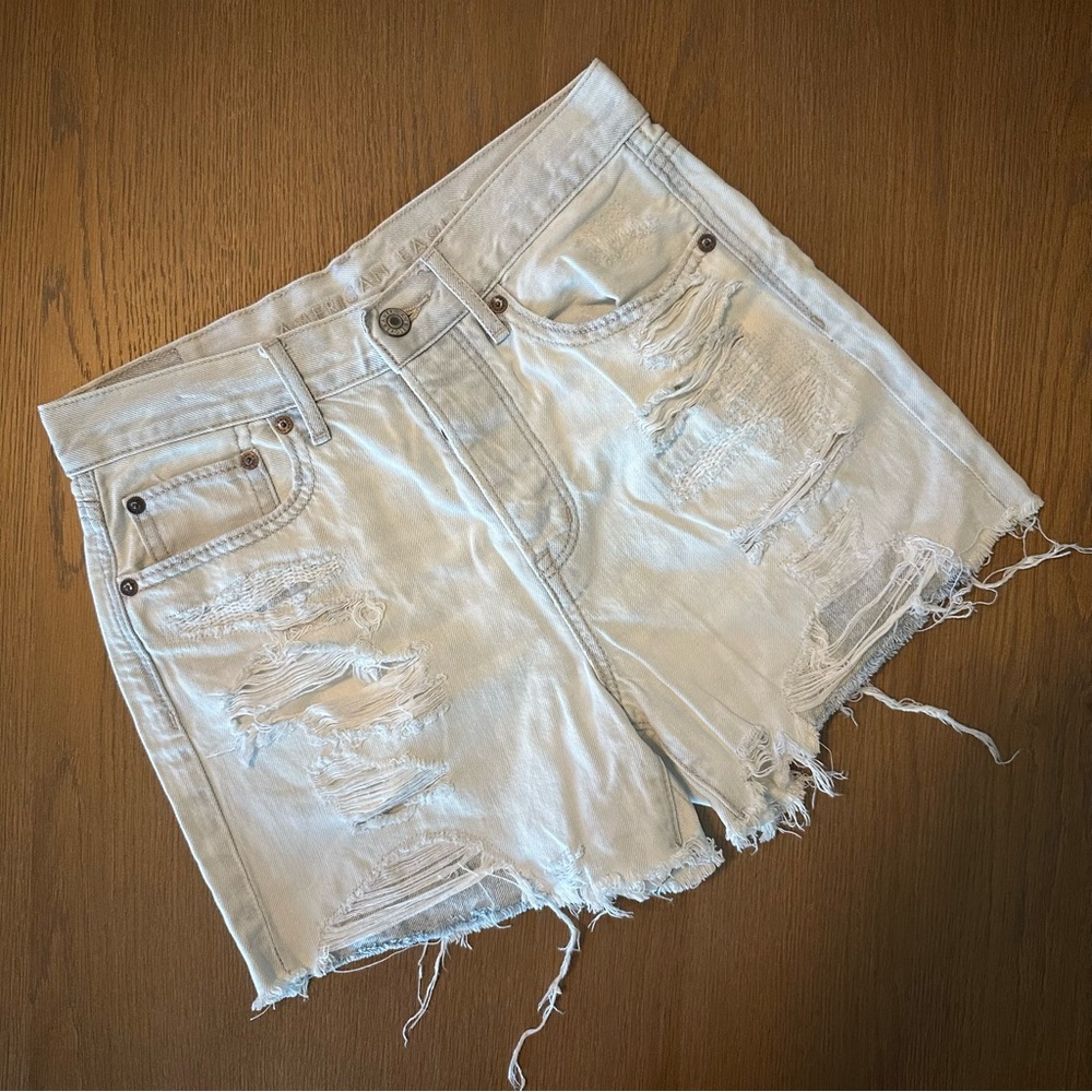 American Eagle Wash Distressed Women's 90s Boyfriend Denim Shorts